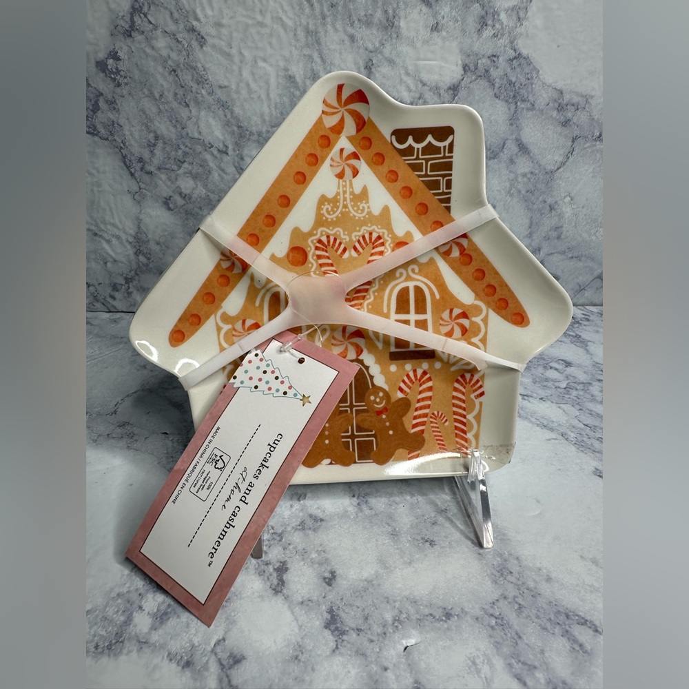 Cupcakes and Cashmere Set of 4 Gingerbread House Plates